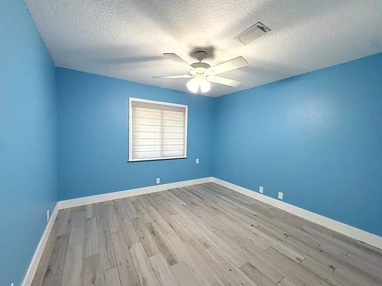 1029 Glenwood Rd — Photo 20