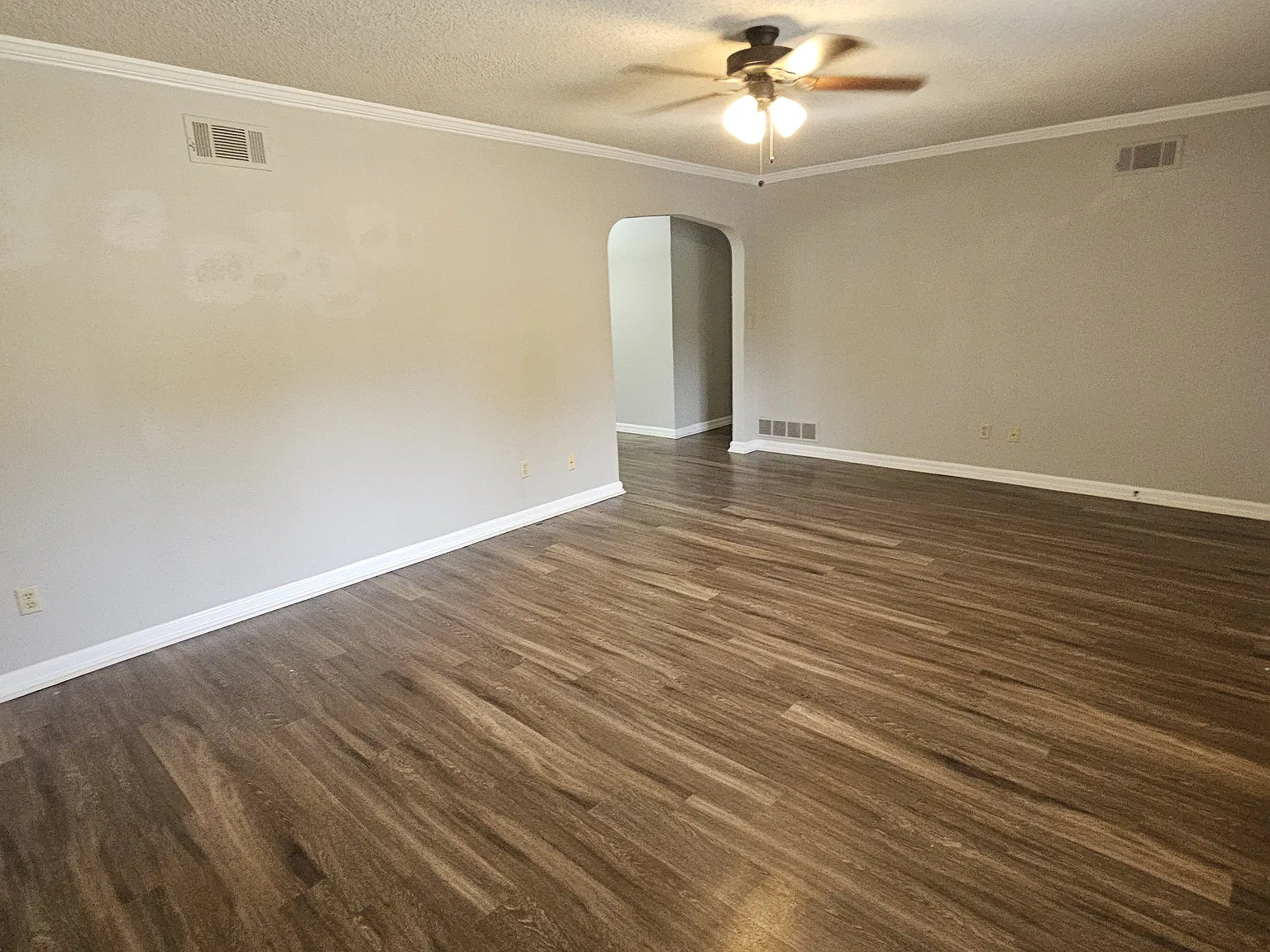 3 bed, 1435 sqft, $1,800 — Photo 3
