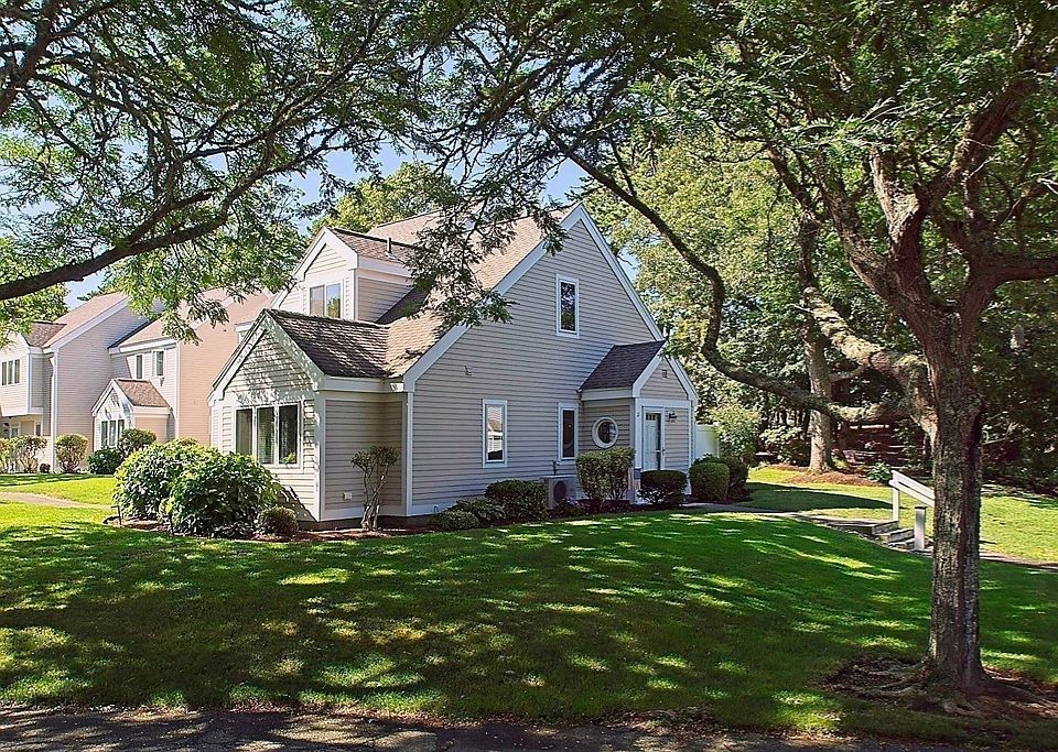 1st image of 11 Howland Cir #11