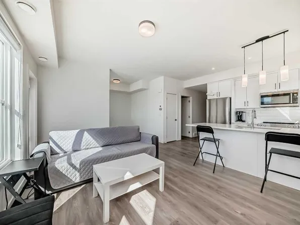 2117 S 81st St SW #41, Calgary, AB T3H 6H5