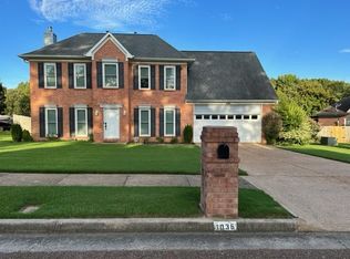 1036 Heather Lake Dr, Collierville, TN 38017