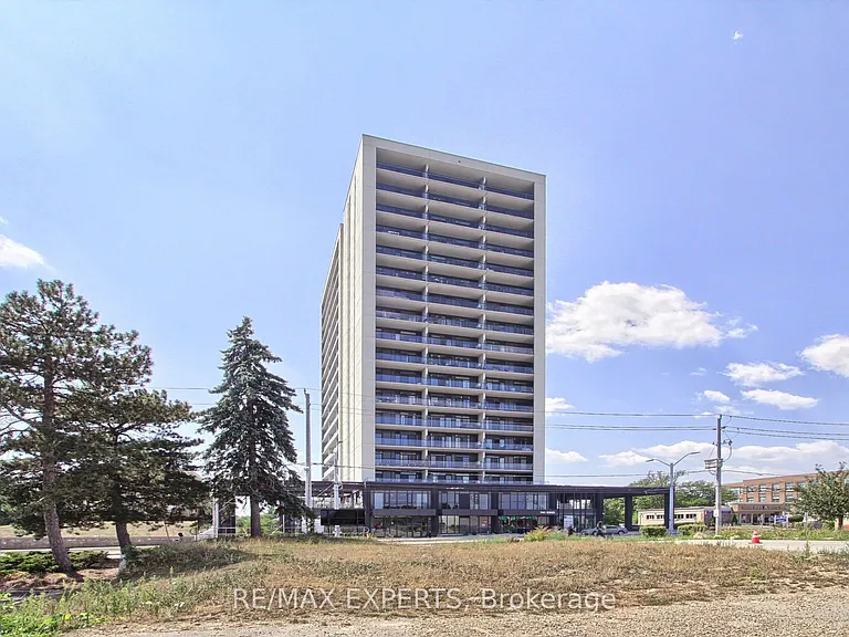 741 King St W #103 — Photo 2