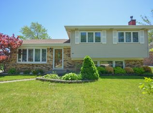 617 Groen Ln, Schaumburg, IL 60193