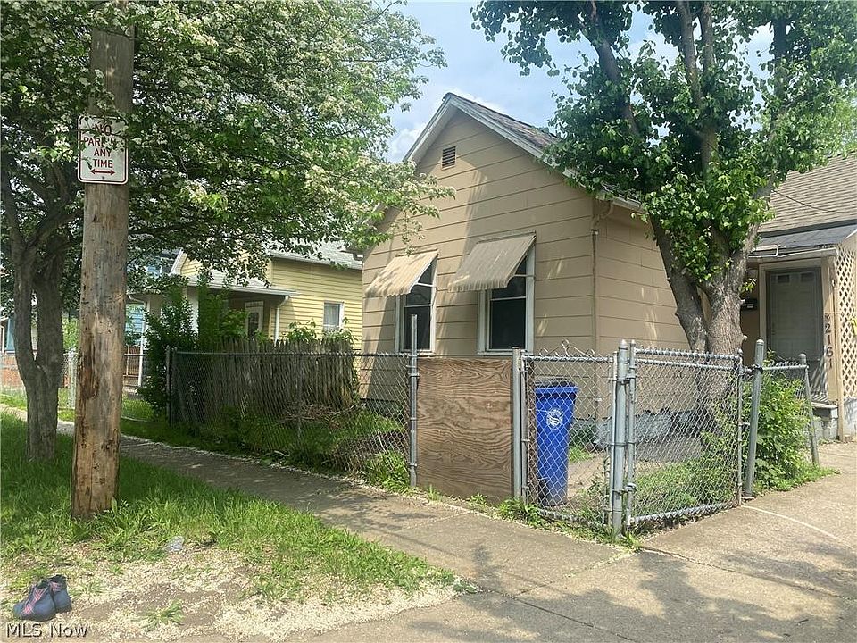2nd image of 2161 W 81st St