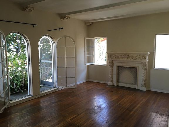 3rd image of 445 S Detroit St APT 202