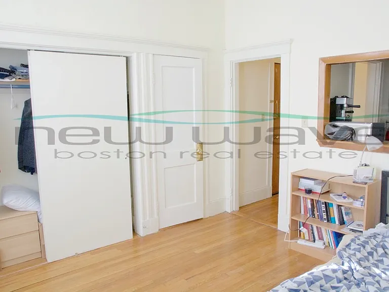 51 Queensberry St #3 — Photo 4