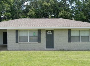 735 5th St, West Point, MS 39773