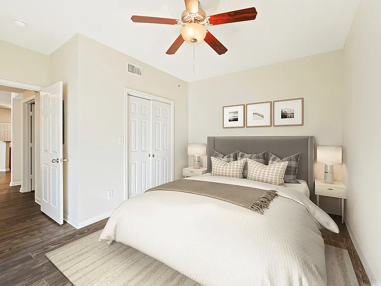 Stonebrook Apartments — Photo 14
