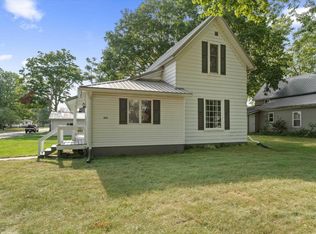 402 N Clark St, Nappanee, IN 46550