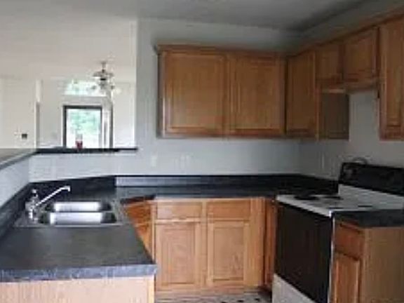 4th image of 1307 Fox Creek Dr