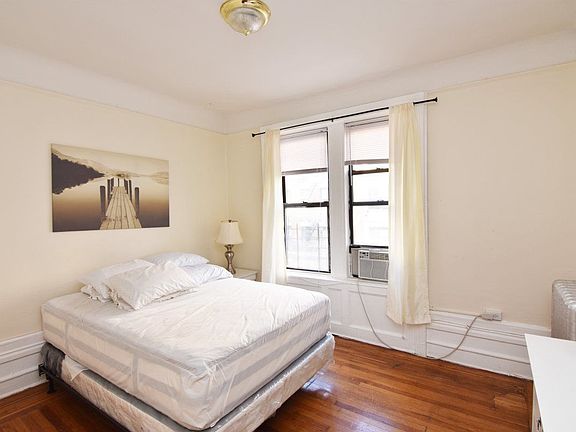 4th image of 706 W 180th St APT 31