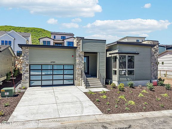 3rd image of 2797 Piper Way #443