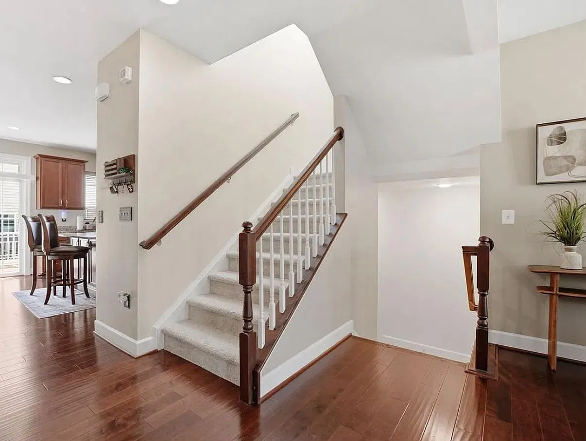 3 bed, 3.5 bath, 2540 sqft, $2,950 — Photo 3