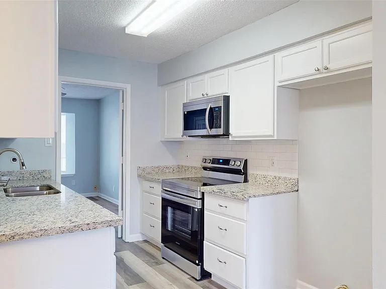 14147 Misty Meadow Ln — Photo 14