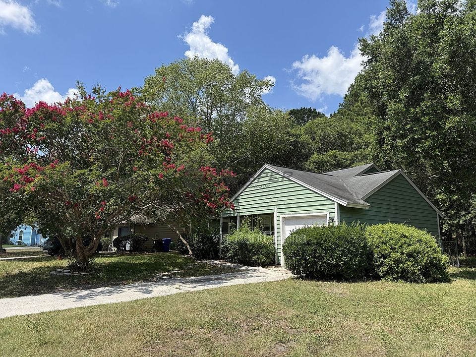1st image of 1047 Oakcrest Dr
