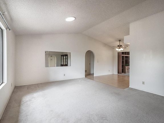3rd image of 1699 Leisure World