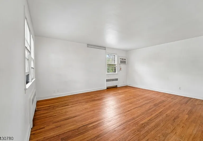 1030 Jassamine Way — Photo 7
