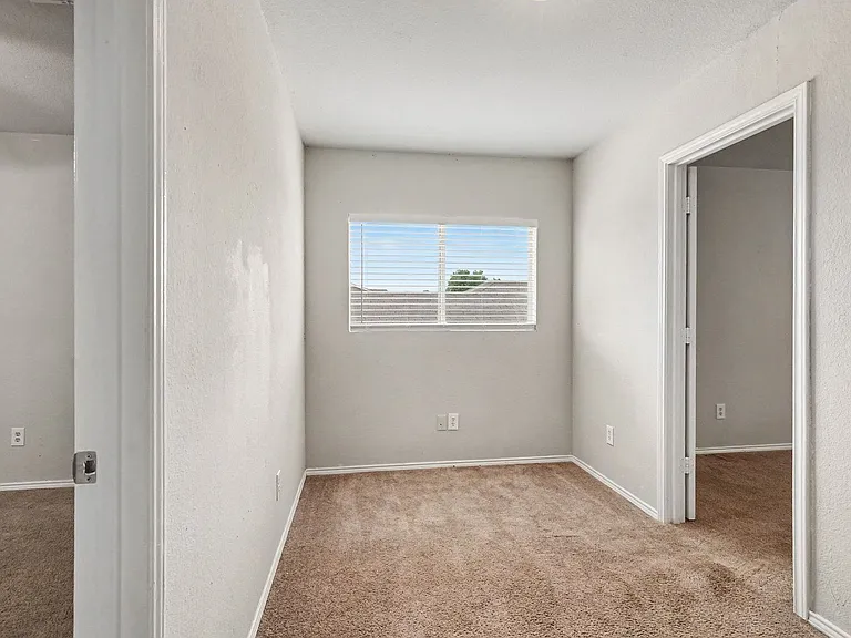 1733 Vineridge Ln — Photo 18