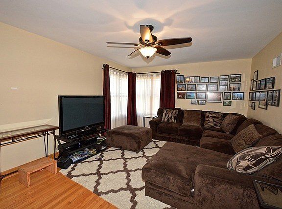 4th image of 735 S Ashland Ave