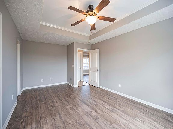 5th image of 214 Mill Creek Ct