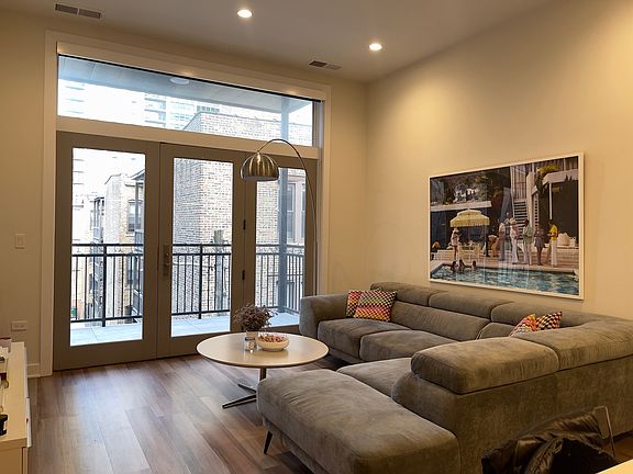 4th image of 1553 N Wells St Unit 305