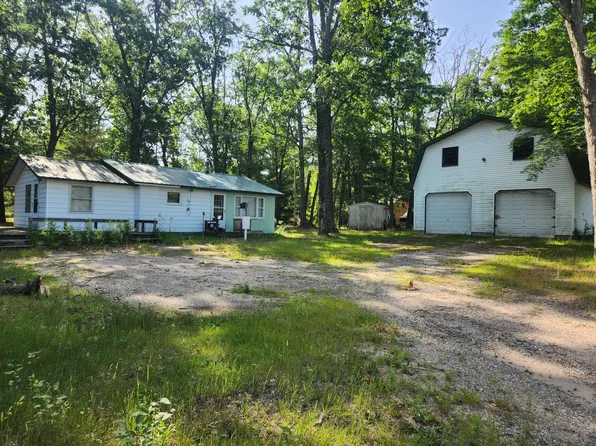 2318 W Forteen Mile Rd, Bitely, MI 49309