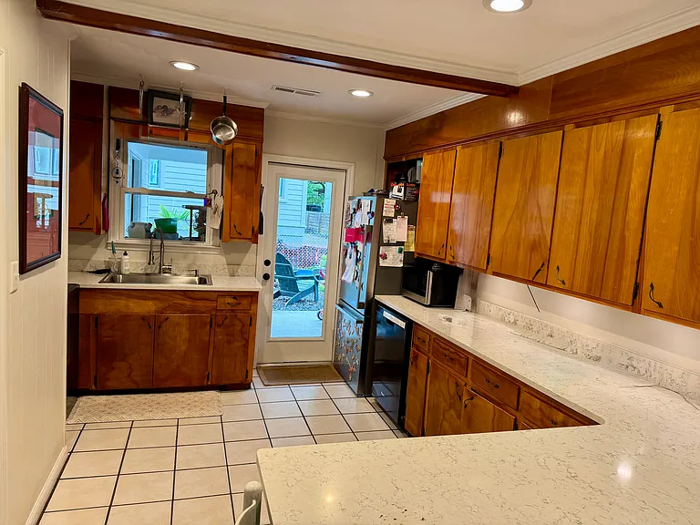 754 Atlantic St — Photo 11