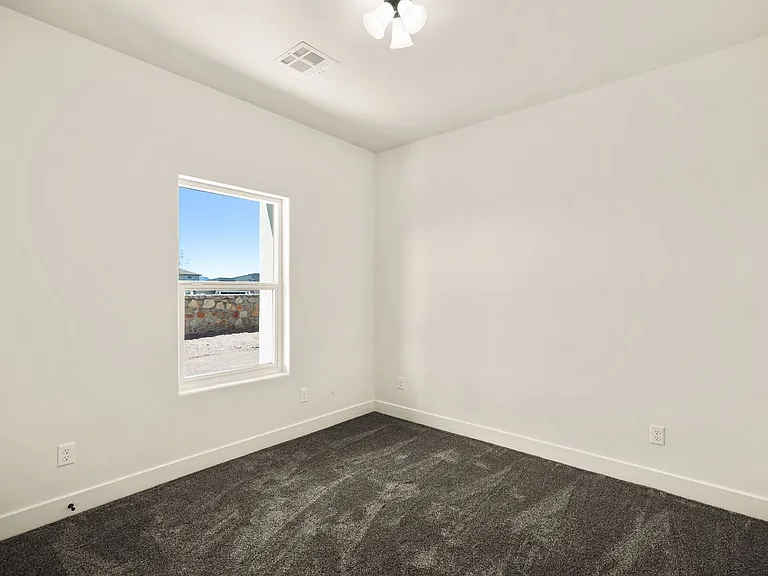 4025 Boardwalk Rd — Photo 42