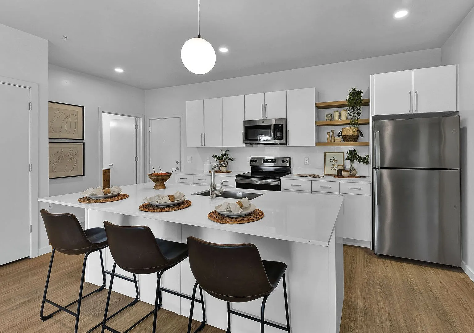 The Betty Apartments — Photo 2