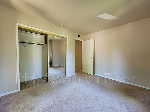 3rd image of 5333 Primrose Dr APT 39B