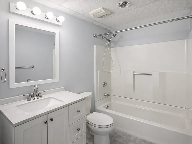 171 Windsor St #1 — Photo 9