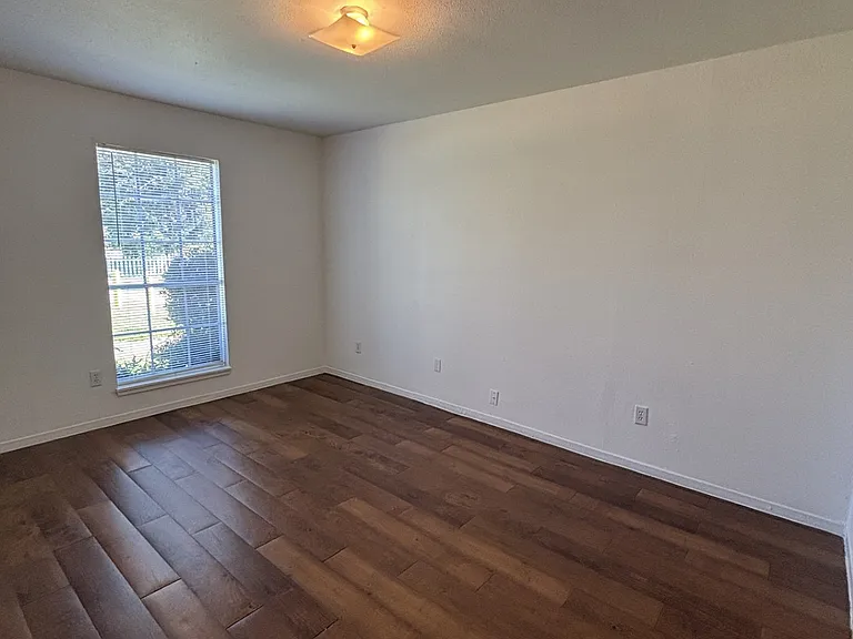 Timber Crossing Apartments — Photo 12