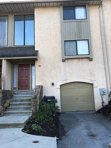 470 Lynetree Dr Photo 1
