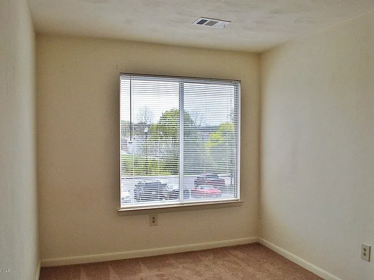 1203 University Terrace Apt. H — Photo 4