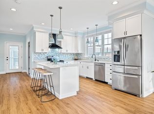 10 J St, Hampton, NH 03842