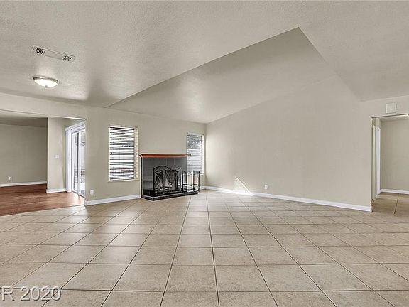 2nd image of 6821 Elm Creek Dr