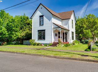 928 Birch Ave, Cottage Grove, OR 97424