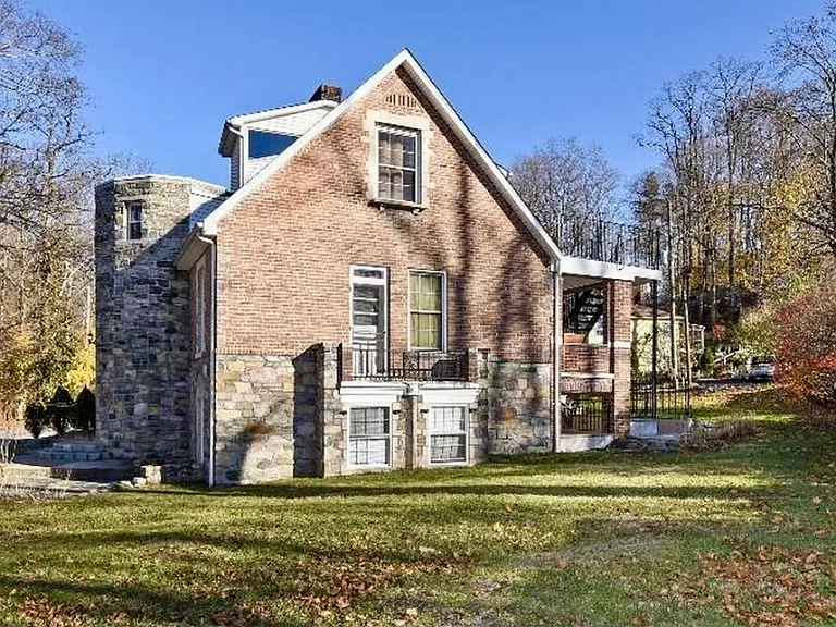 2 Hollowbrook Pl #1 — Photo 3