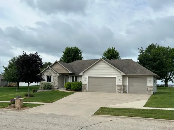 897 Tower Hill Dr, Milton, WI 53563