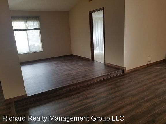5th image of 105 Todd Dr