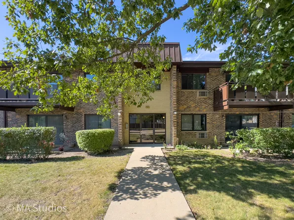 2632 N Windsor Dr Unit 104, Arlington Heights, IL 60004