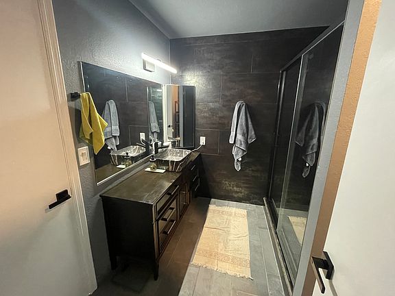 Shared bathroom with other housemate (toilet behind the opened door on the right)