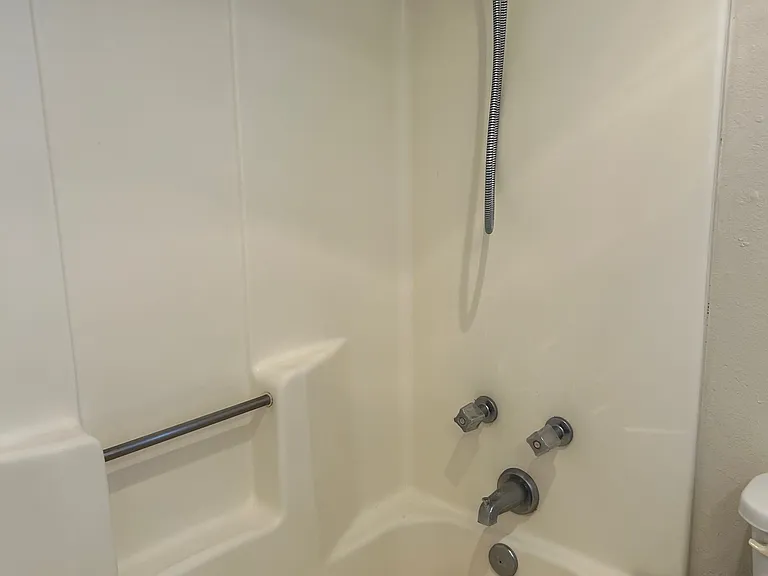 3512 Wellesley Dr NE #C — Photo 13