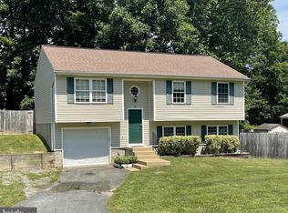 38 Plumosa Dr, Fredericksburg, VA 22405
