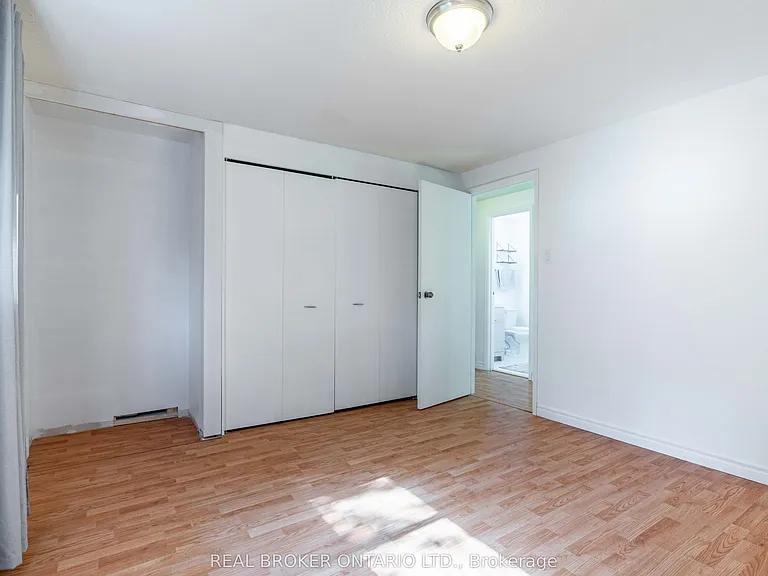 232 Cedarwoods Cres — Photo 13