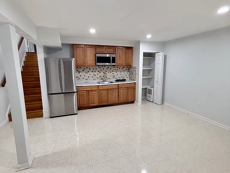13643 Spinning Wheel Dr — Photo 1