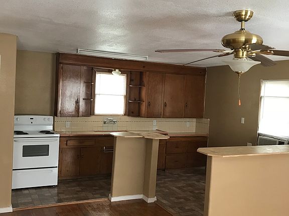 3rd image of 232 Senisa Dr APT 1