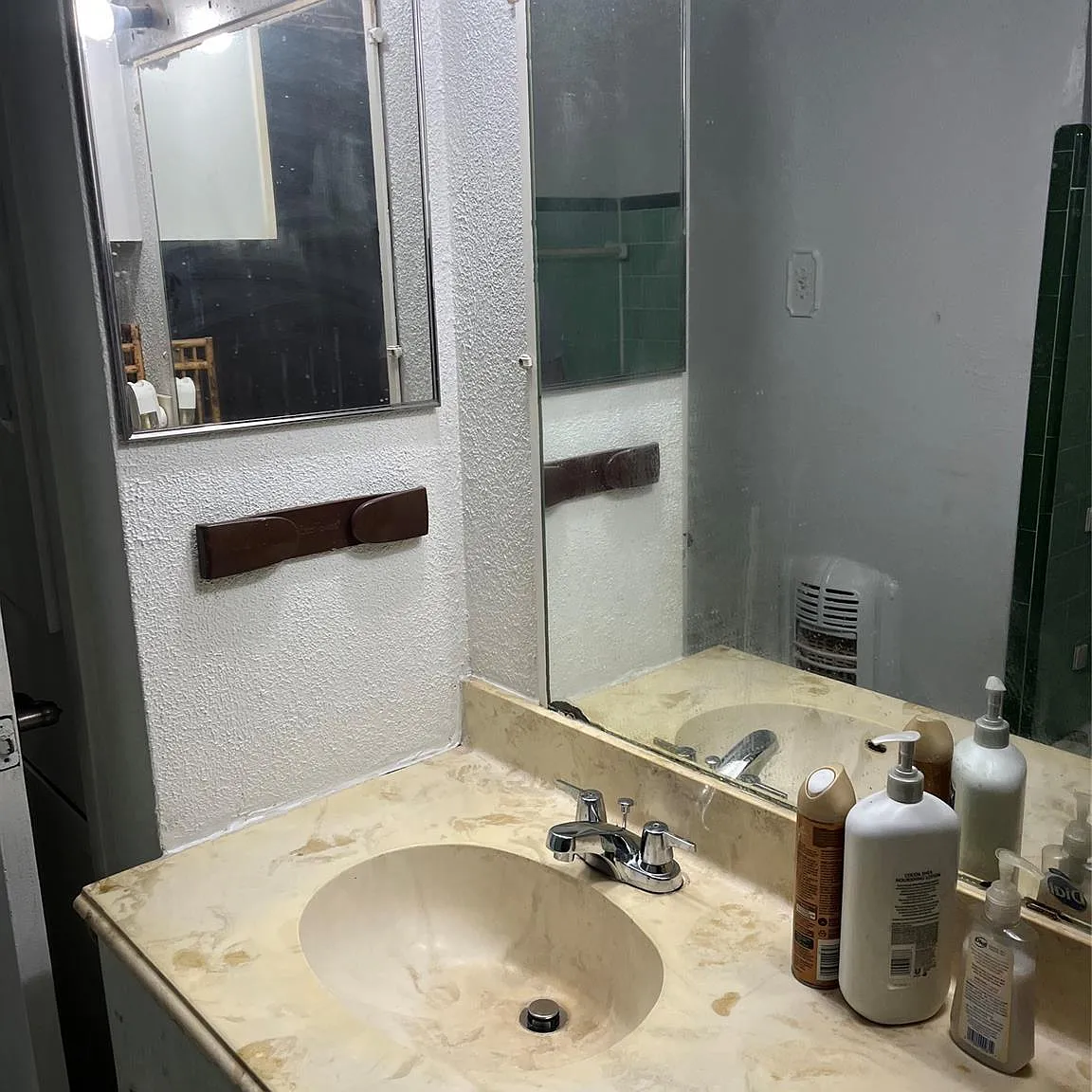 3 bed, 1.0 bath, 1198 sqft, $1,400 — Photo 4