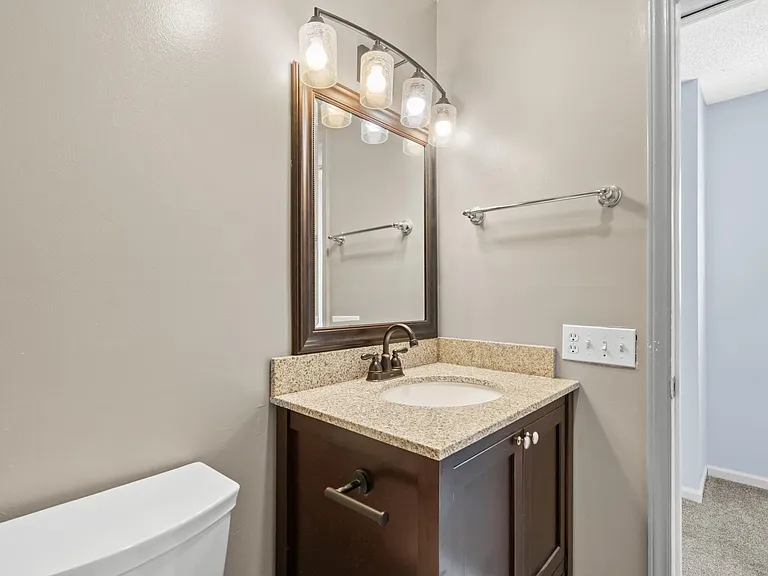 345 15th Ave S #1 — Photo 22