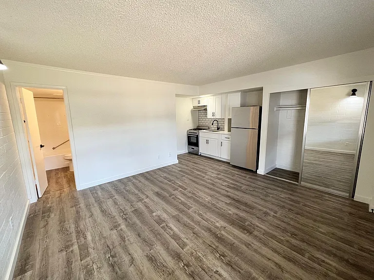 South Edge — Photo 37